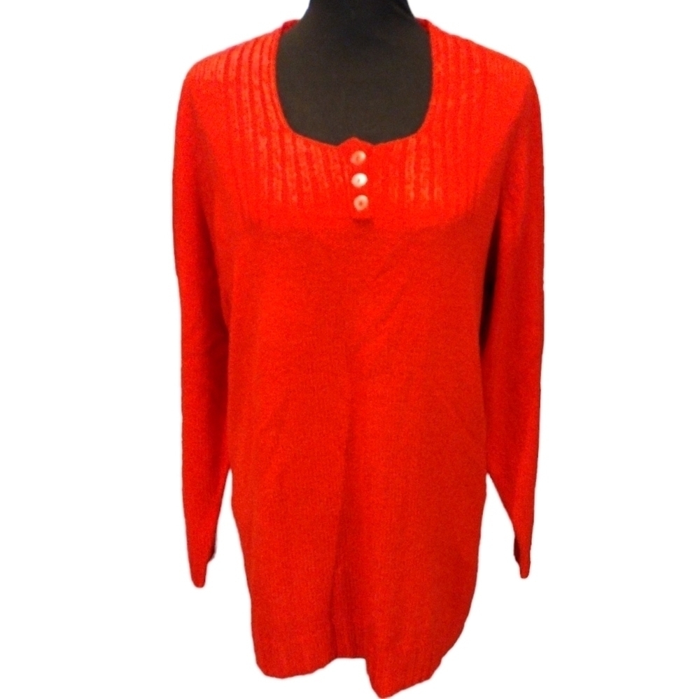 AVENUE Scoop Neck Sweater